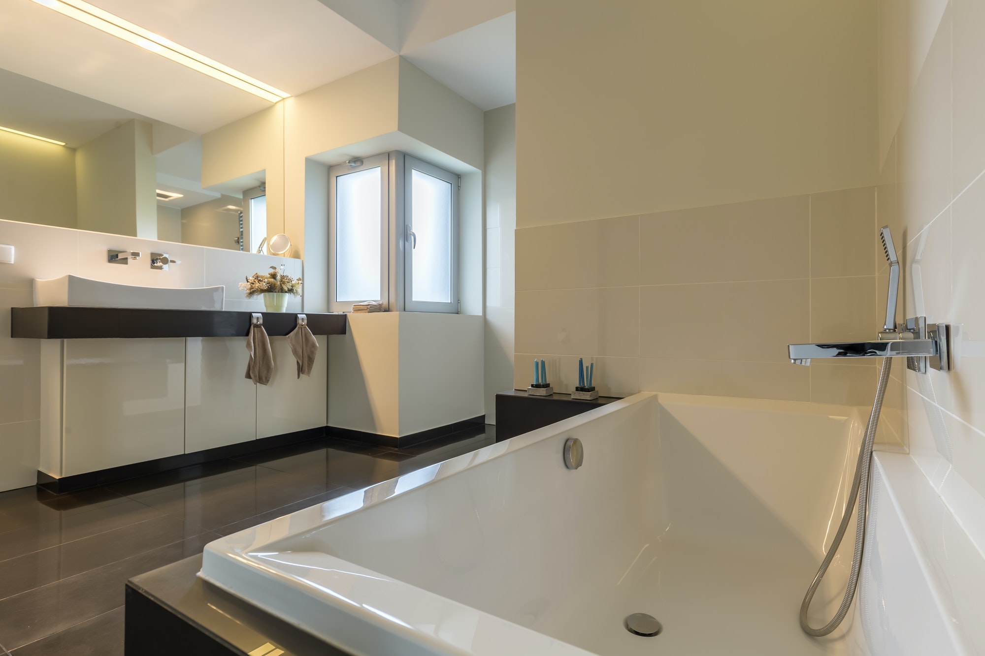 minimalist-bathroom-with-bathtub.jpg
